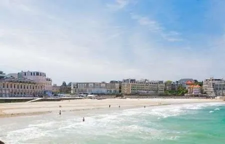 Balmoral מלון 3*